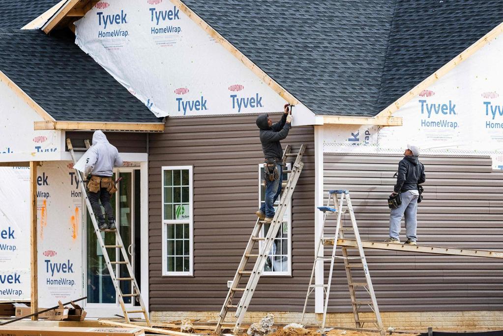 202511131256-MCT-PHOTO-BIZ-REAL-BUILDERS-MORTGAGE-DEALS-GET
