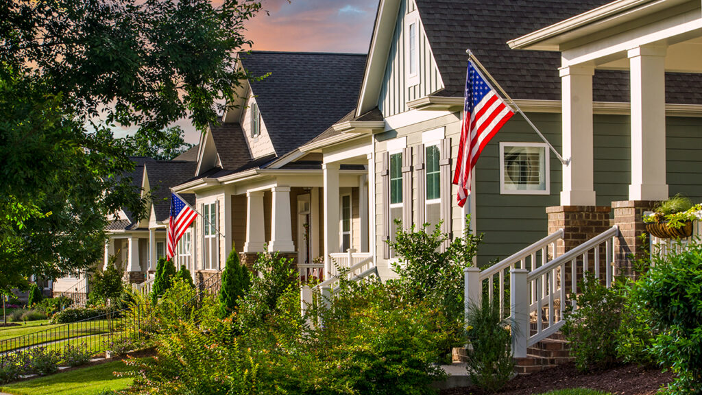 us-single-family-homes-flags-flying
