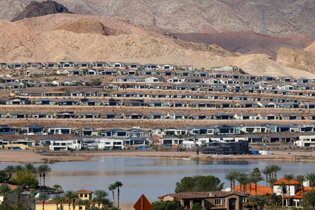 202602091410-MCT-PHOTO-BIZ-REAL-RICH-CALIF-WA-VEGAS-LV
