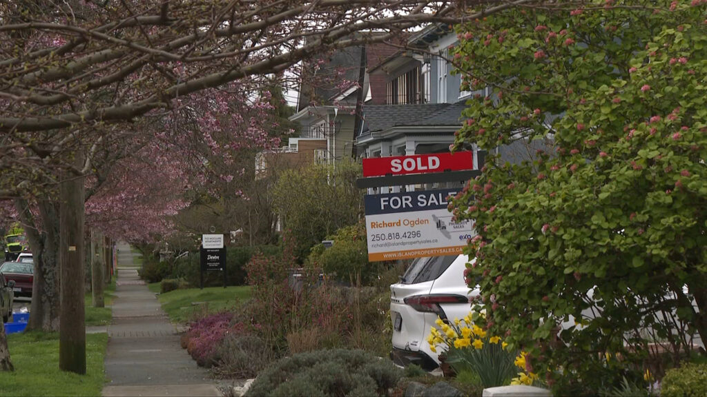 home-sales-listings-and-prices-down-nationally-says-crea-1312156