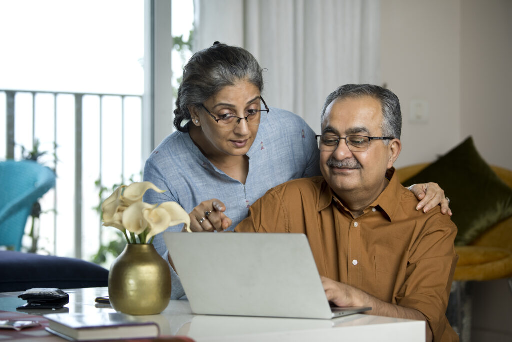senior-couple-laptop-gettyimages-1336702964