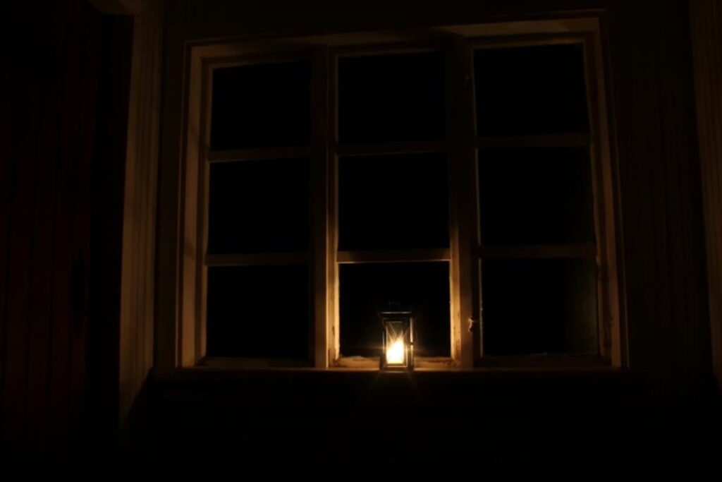 thousands-left-in-the-dark-as-dozens-of-outages-hit-east-el-paso