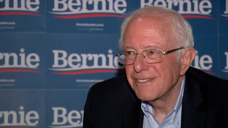Bernie Sanders Joins Beto O'Rourke in El Paso for Key Political Rally
