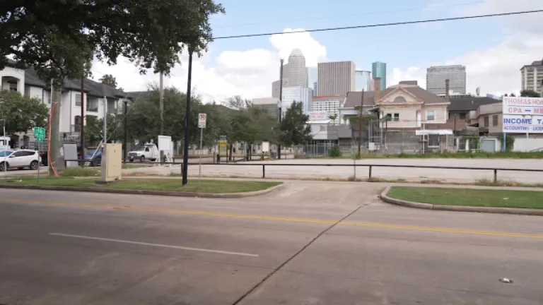 Midtown Residents Rally Against New Gas Station Proposal