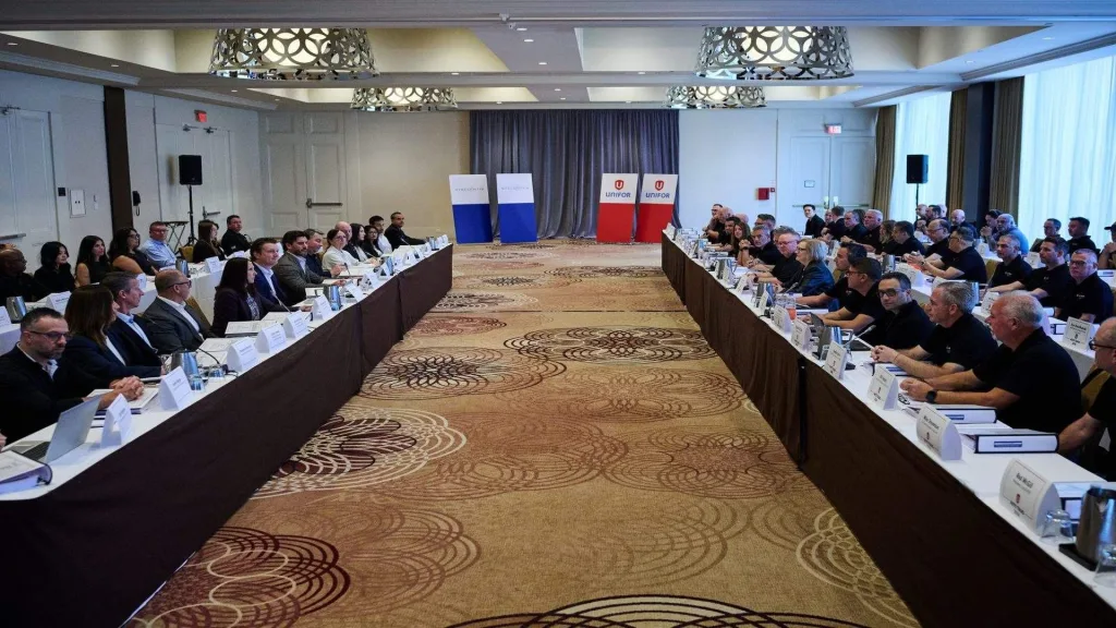 Stellantis Workers Vote on Strike Mandate Amid Negotiation Stalemate