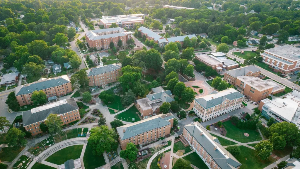 Student Housing Surplus: College Towns Face Oversupply Crisis