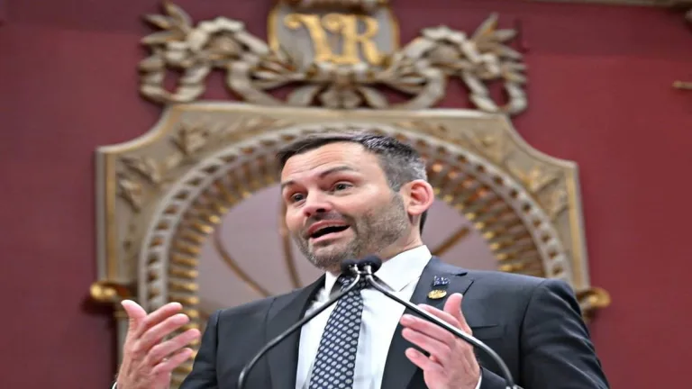 PQ's Referendum Pledge: A Costly Mistake for Majority in Quebec?